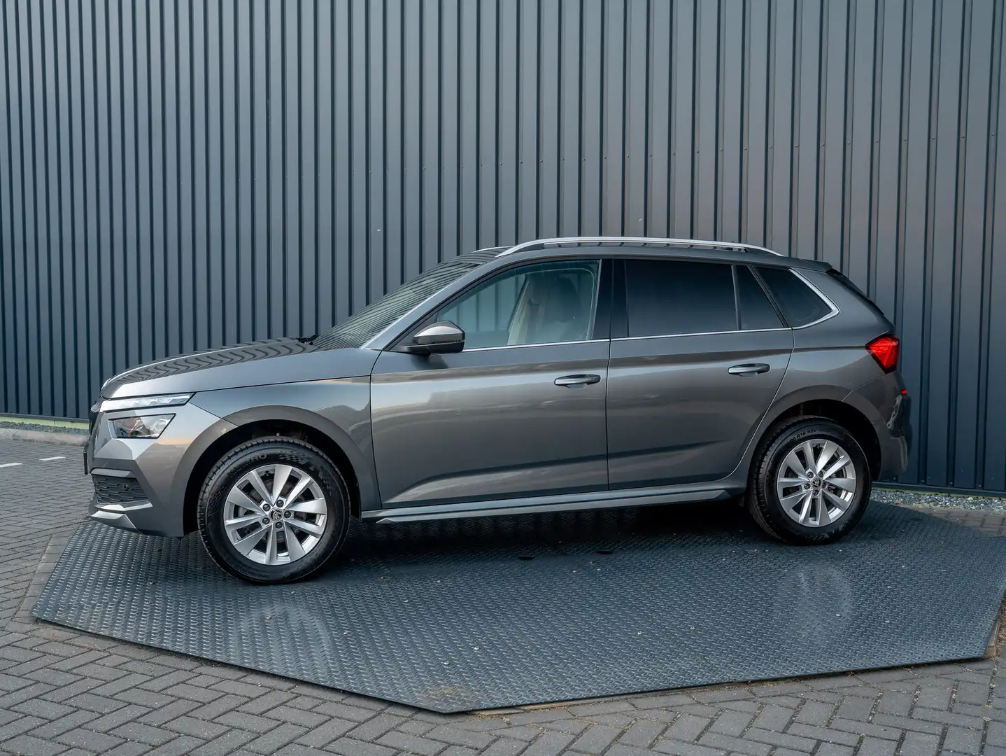Skoda Kamiq 1.0 TSI Business Edition | Elk A-klep | Keyless | Grigio - 2