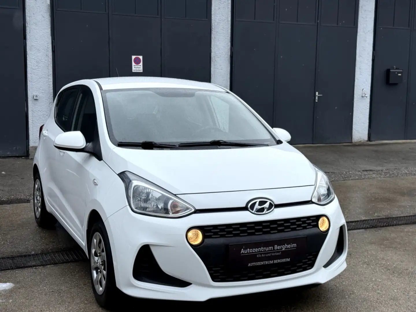 Hyundai i10 1,0 Level 2 Weiß - 1
