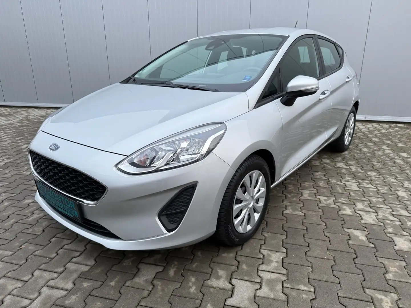 Ford Fiesta C&C -Automatik- 5Türen 125 PS/92 KW Silber - 1