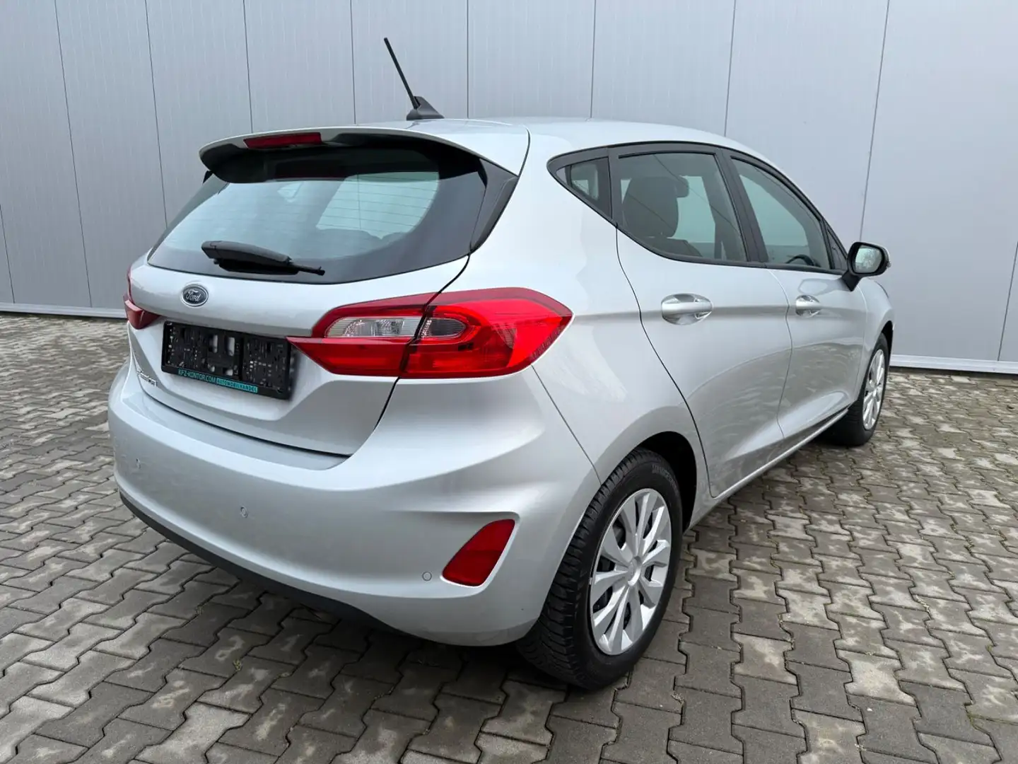 Ford Fiesta C&C -Automatik- 5Türen 125 PS/92 KW Silber - 2