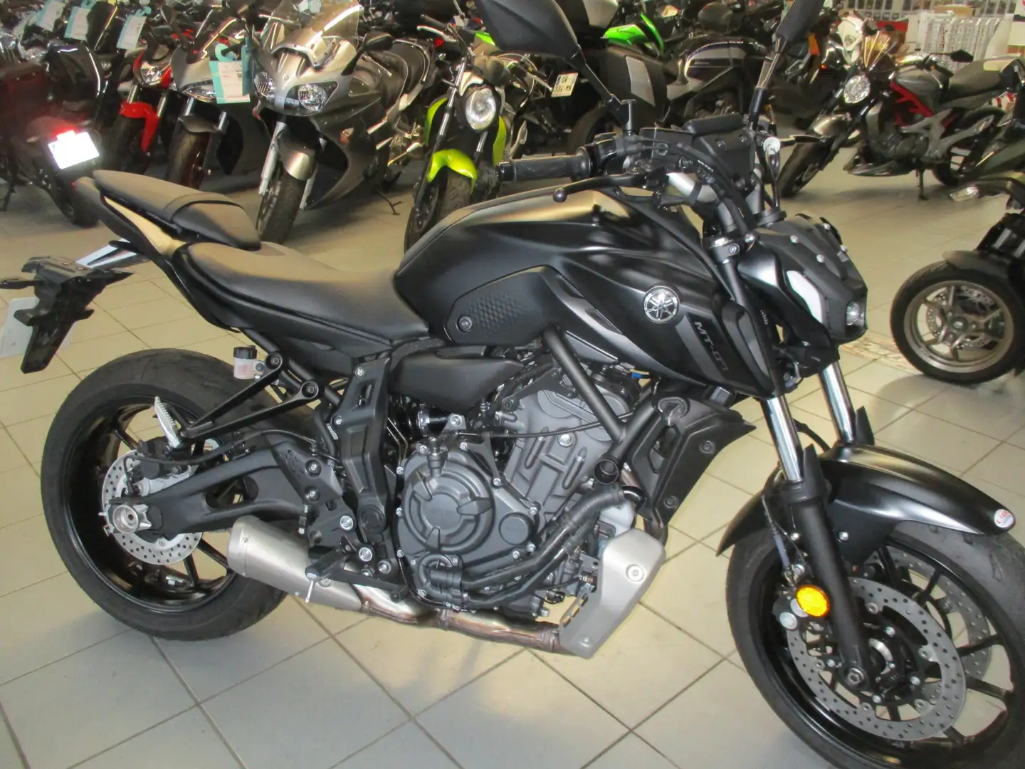 Yamaha MT-07 Zwart - 2