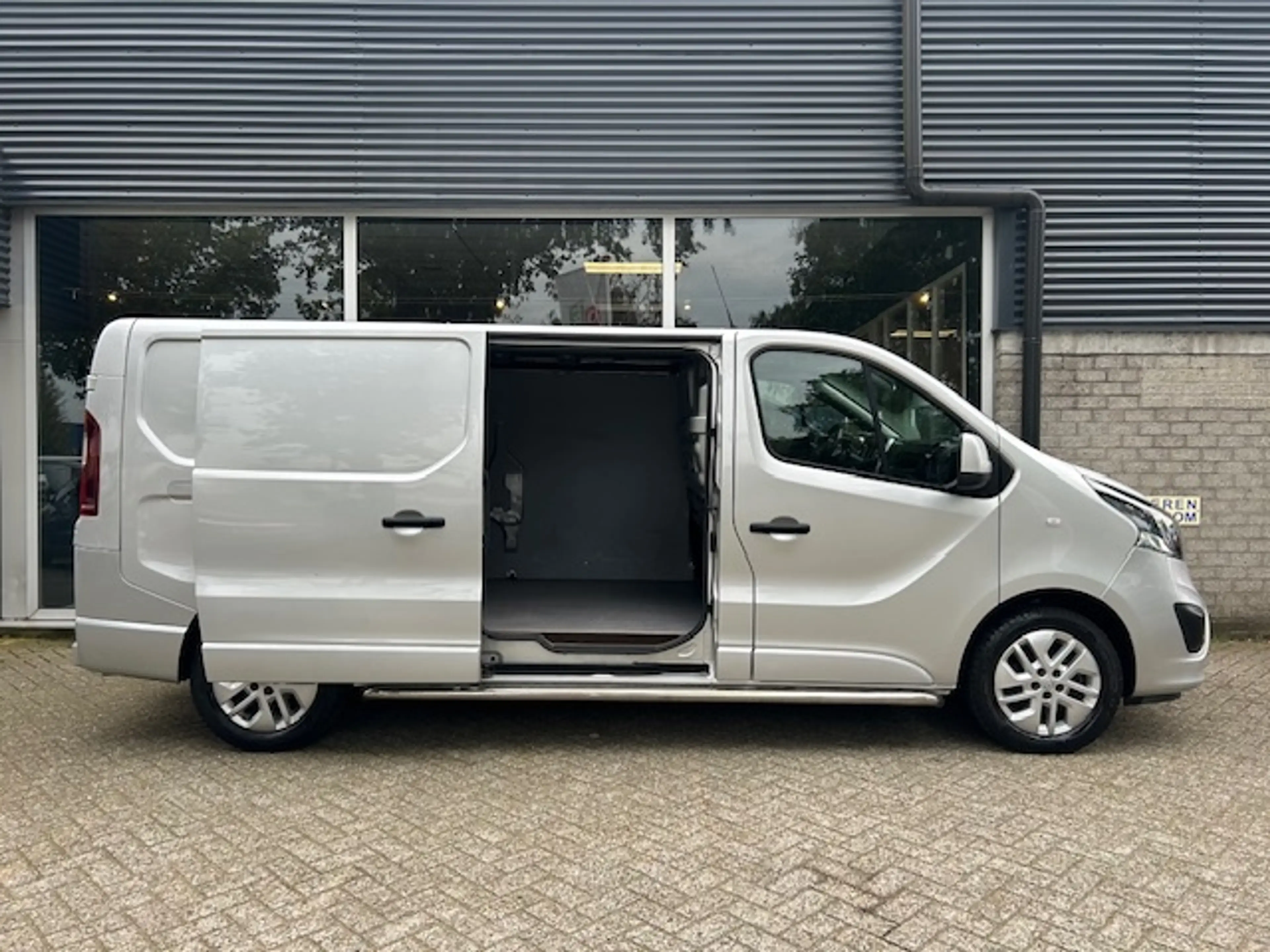 Opel Vivaro 1.6 CDTI L2H1 Sport Eco — photo 10