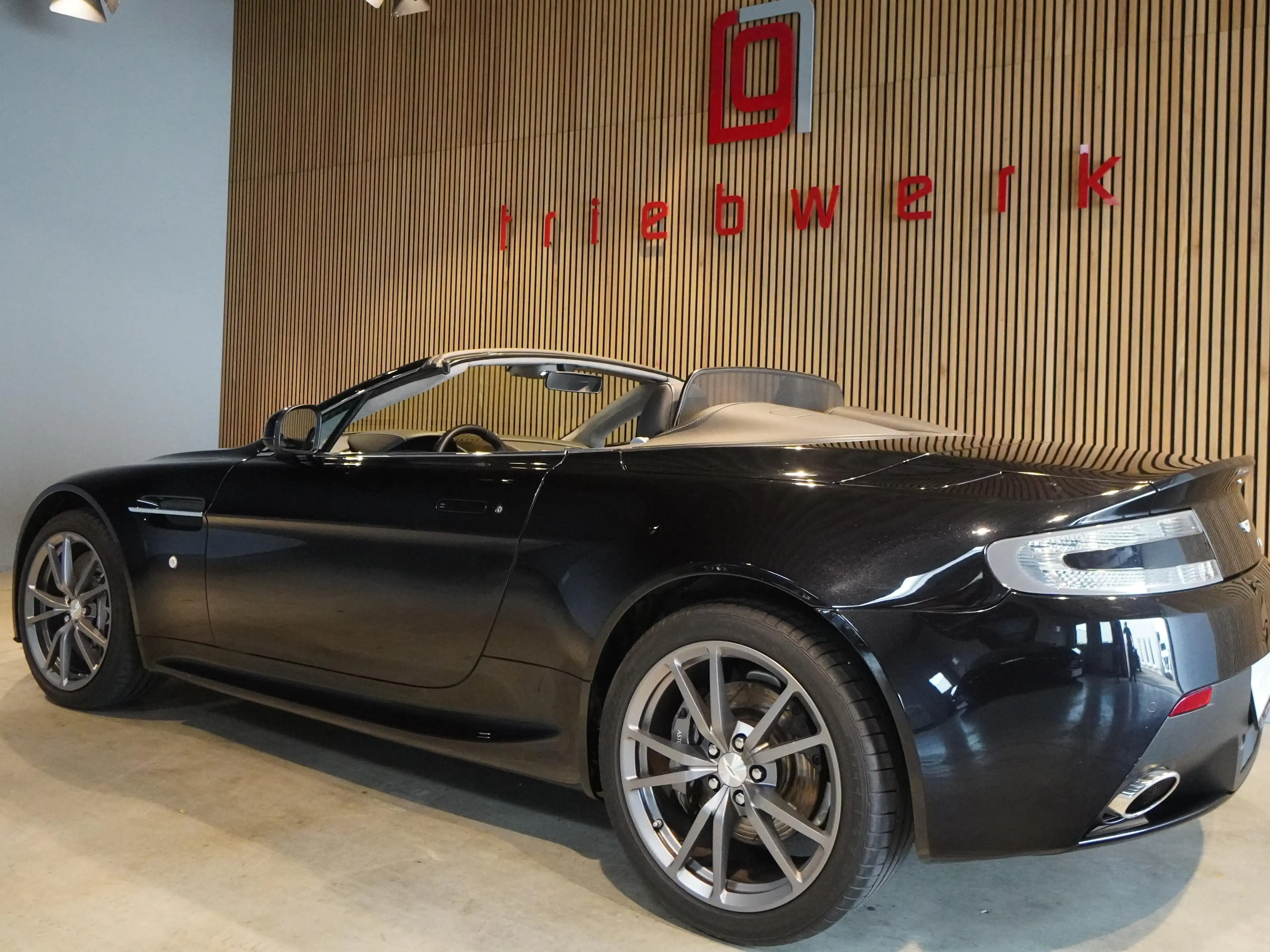Aston Martin Vantage Vantage Roadster 4.7*U-frei*Kupplung NEU*Top-Zst.* — photo 3