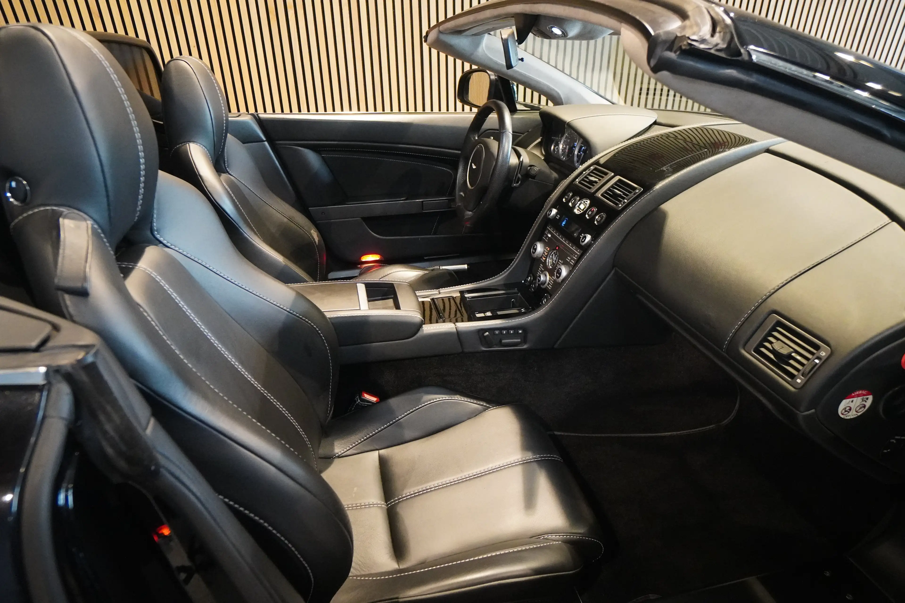 Aston Martin Vantage Vantage Roadster 4.7*U-frei*Kupplung NEU*Top-Zst.* — photo 8