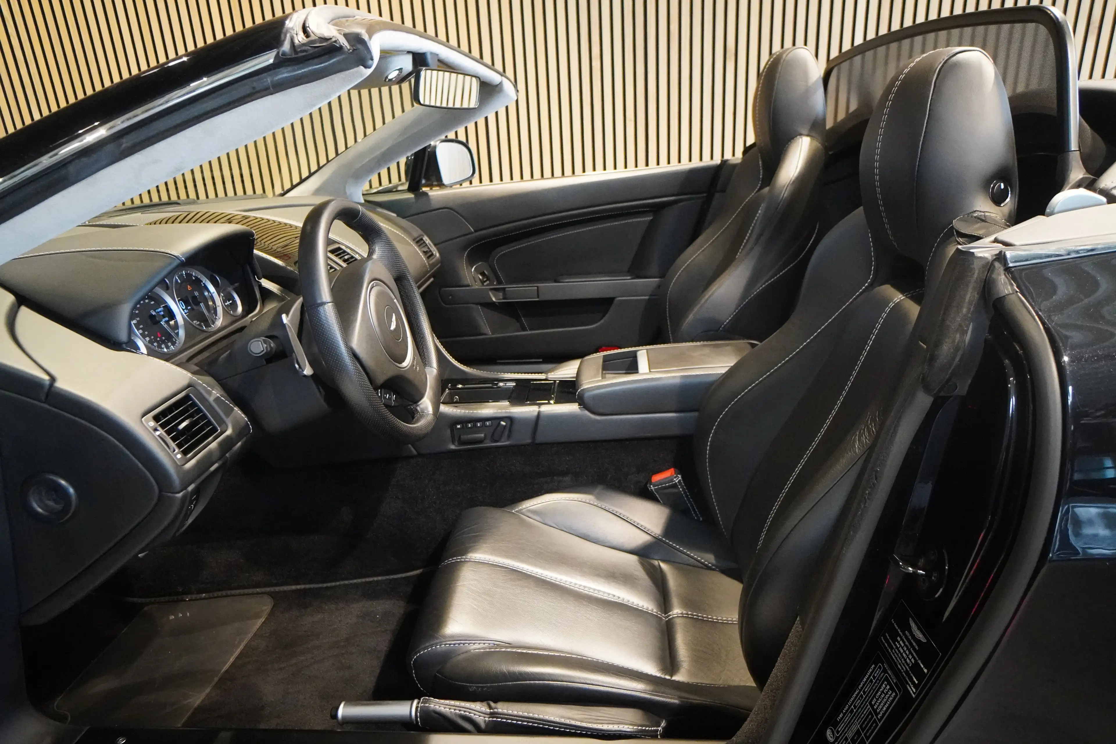 Aston Martin Vantage Vantage Roadster 4.7*U-frei*Kupplung NEU*Top-Zst.* — photo 5