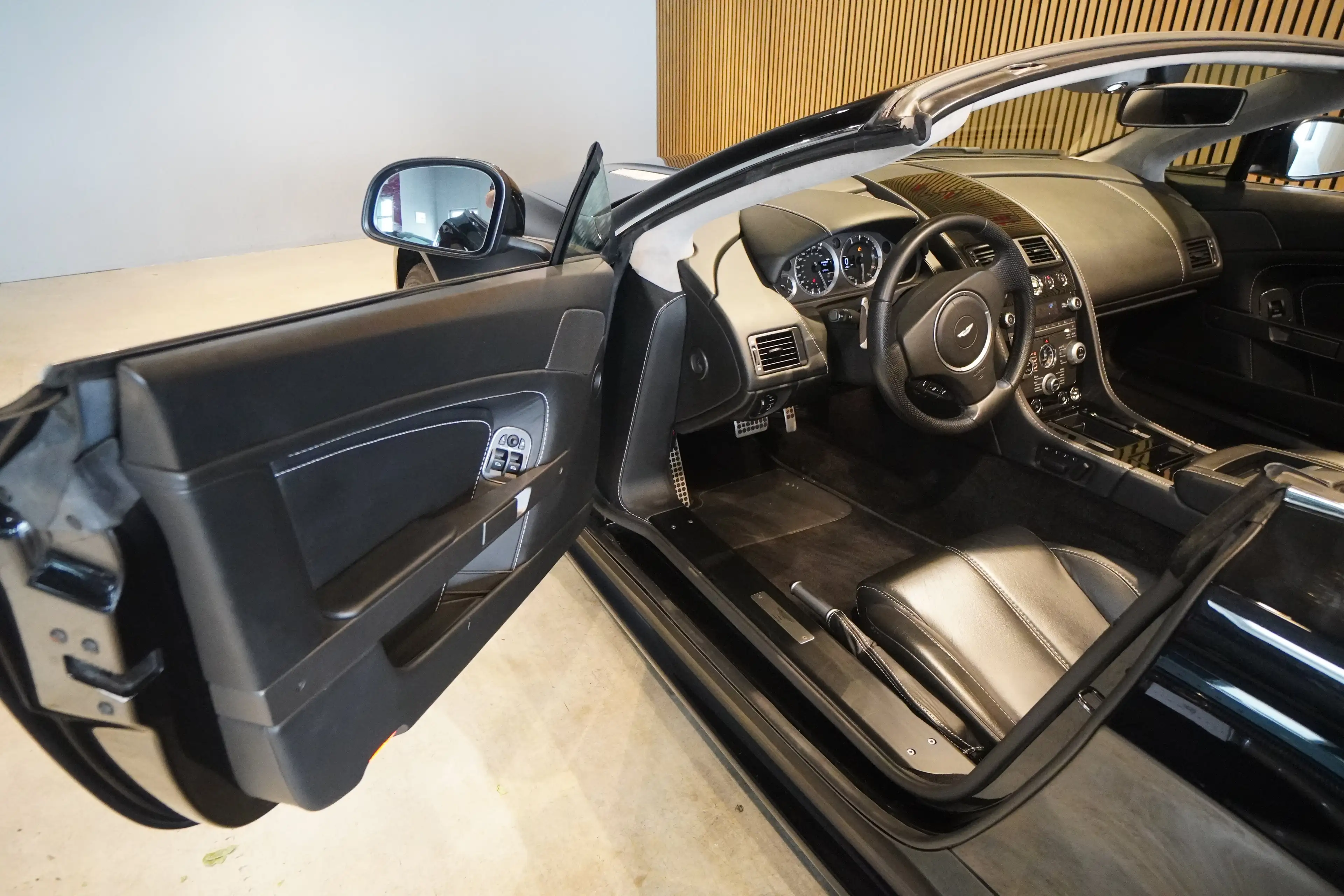 Aston Martin Vantage Vantage Roadster 4.7*U-frei*Kupplung NEU*Top-Zst.* — photo 9