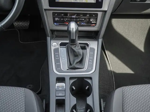 Volkswagen Passat view 13