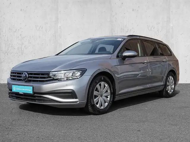 Volkswagen Passat view 2