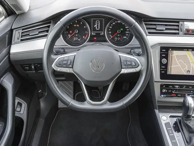 Volkswagen Passat view 10