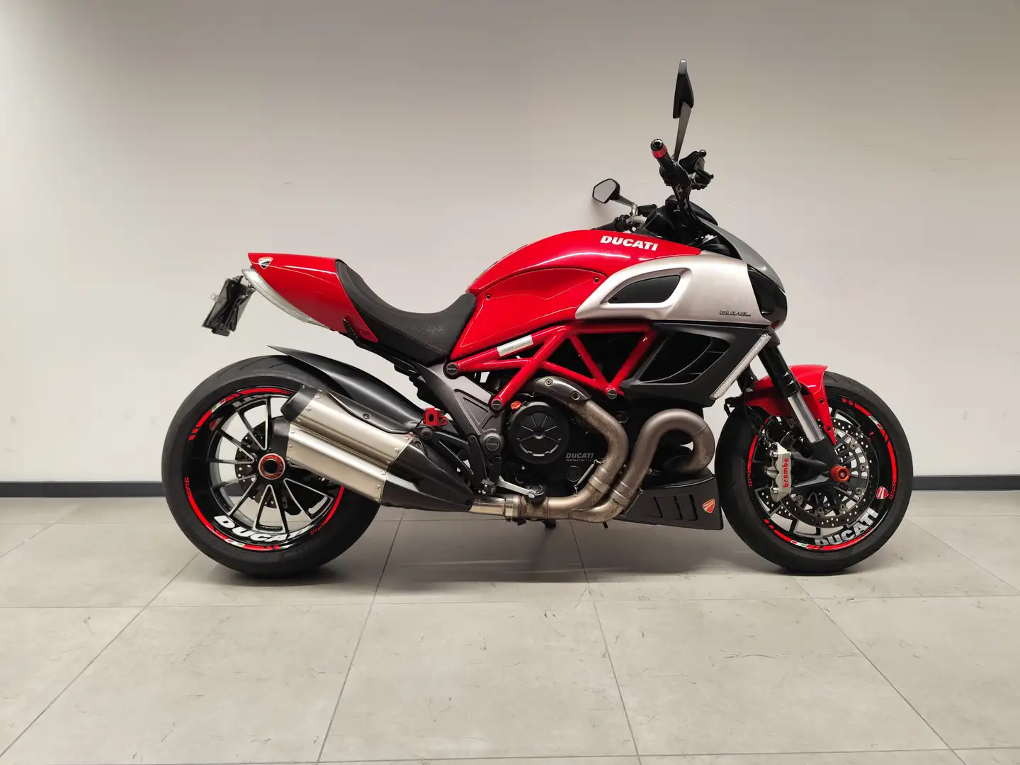 Ducati Diavel Rojo - 1