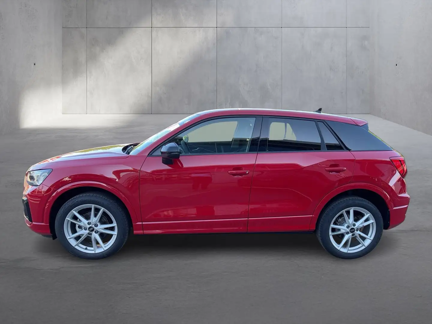Audi Q2 30 TFSI admired Rot - 2