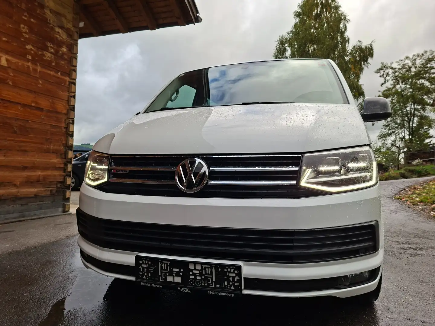 Volkswagen T6 Multivan Multivan Edition 2,0 TDI 4Motion DSG Edition Weiß - 2