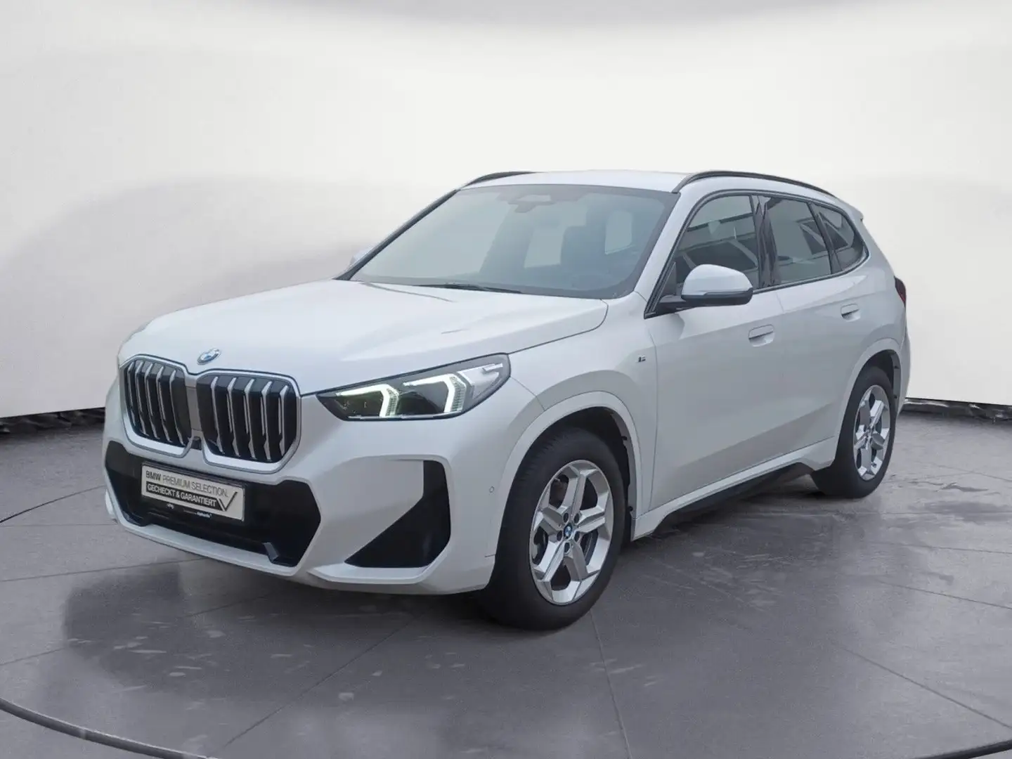BMW X1 sDrive20i *M-PAKET*HUD*HARMAN KARDON*KOMFORTZ Weiß - 2