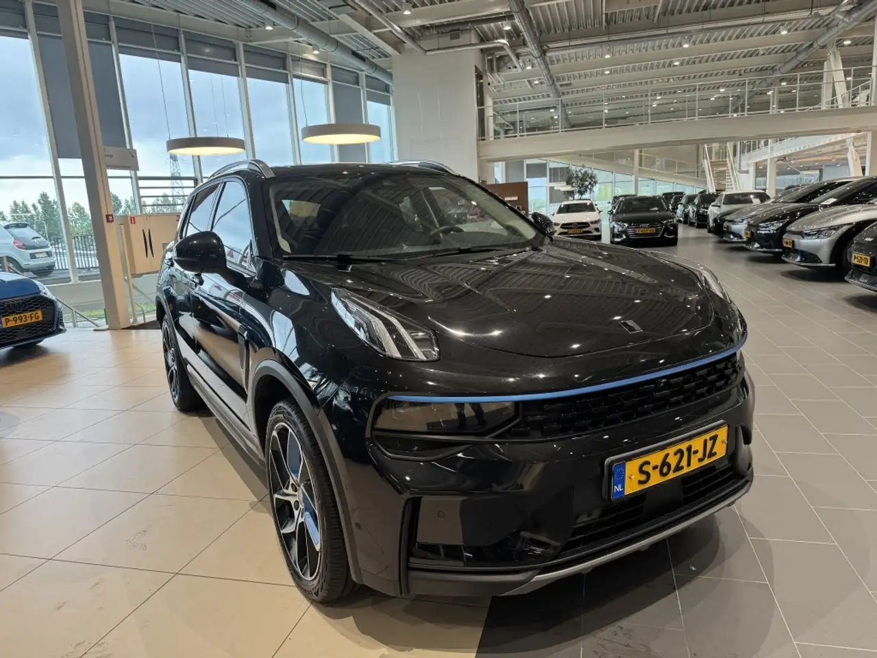 Lynk & Co 01