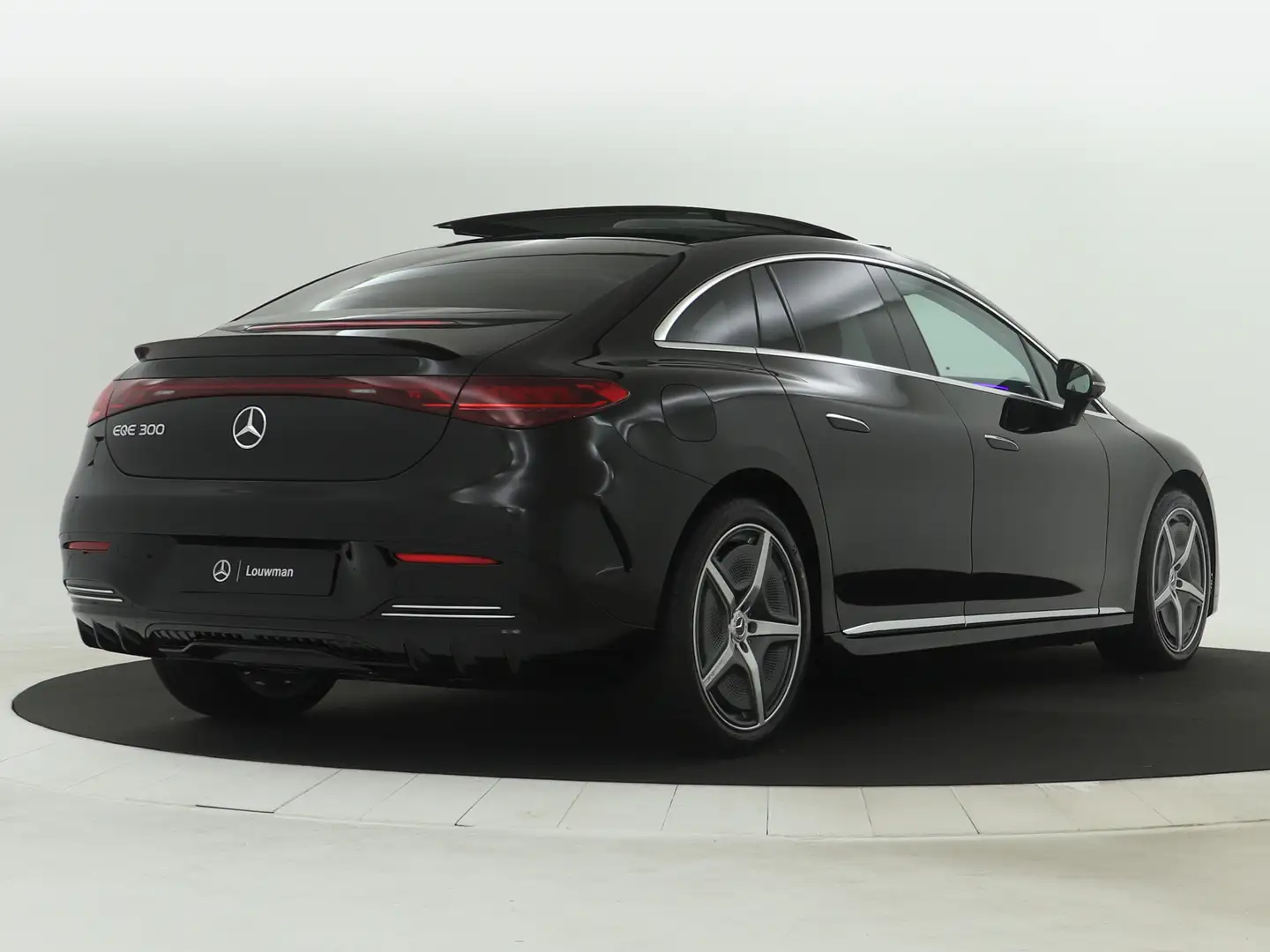 Mercedes-Benz EQE 300 Sport Edition 89 kWh | Rijassistentiepakket plus | Zwart - 2