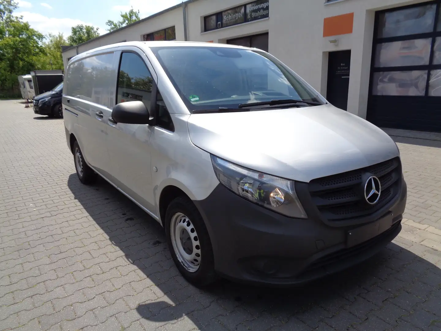 Mercedes-Benz Vito Kasten 114/116 CDI, 119 CDI/BT RWD lang Silber - 2