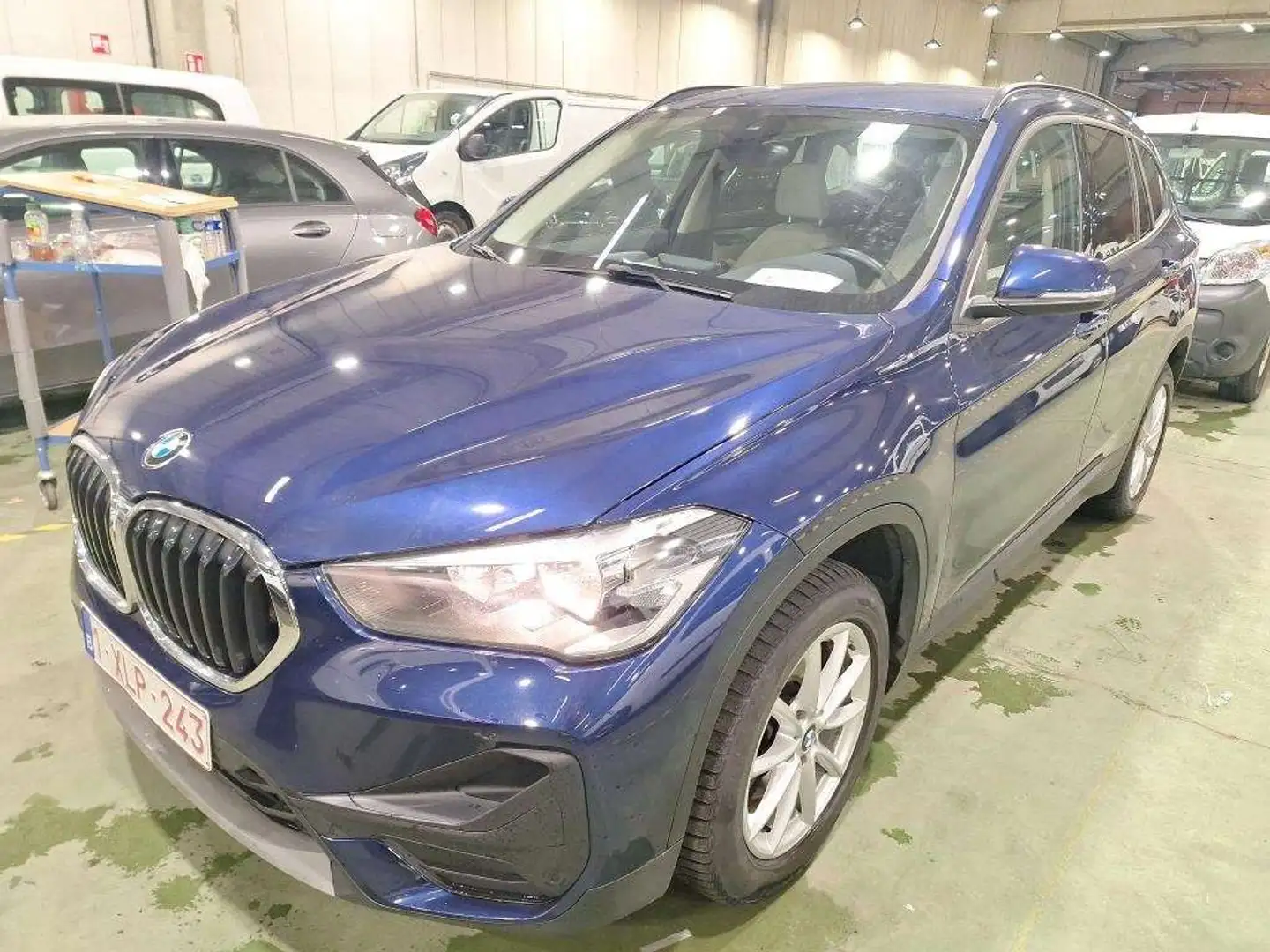 BMW X1 18dA SDrive *NAVI PRO-ATTELAGE-CUIR-PARKING AV\u00 Bleu - 2