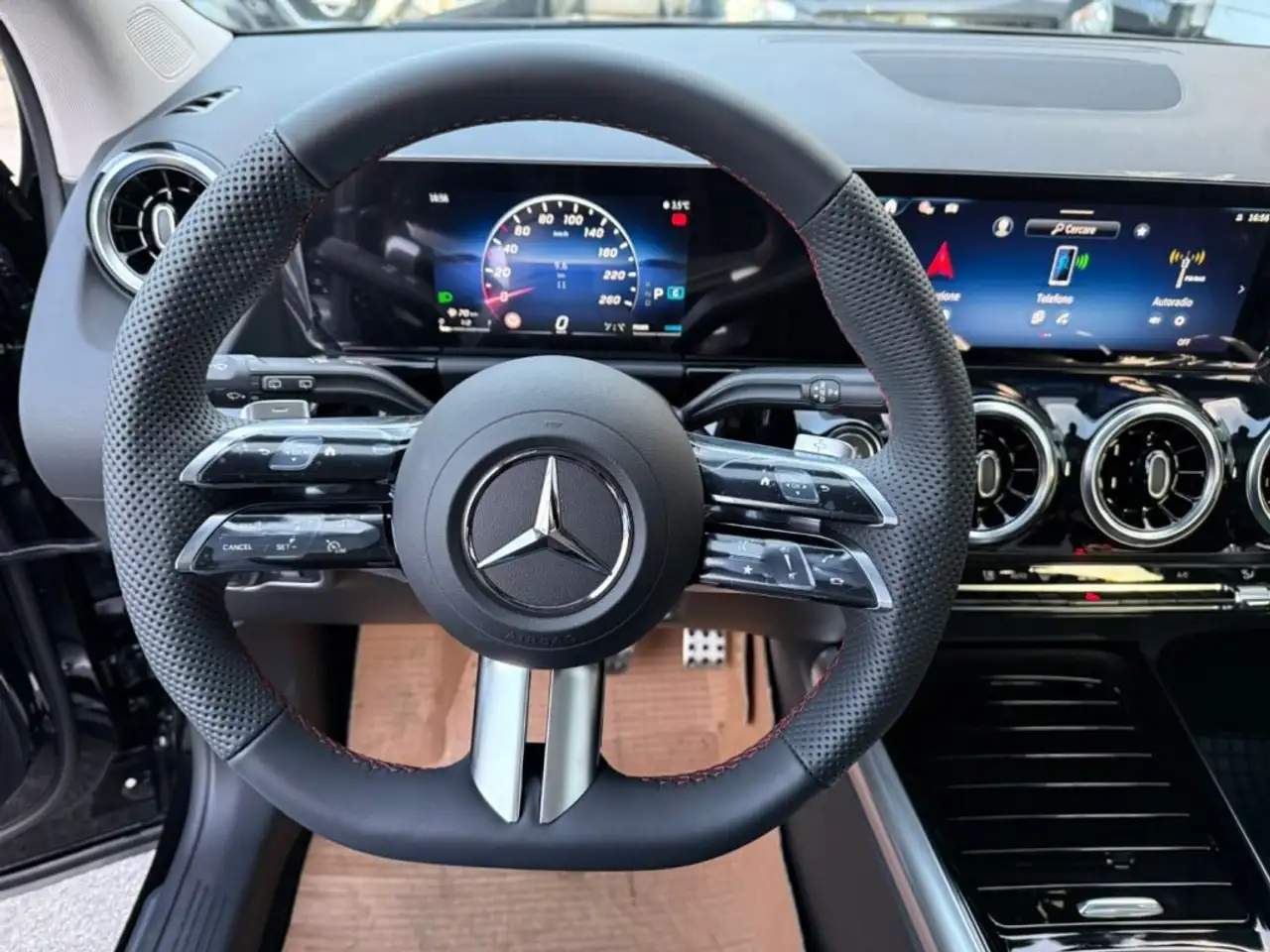 Mercedes-Benz GLA 2026 — фото 15