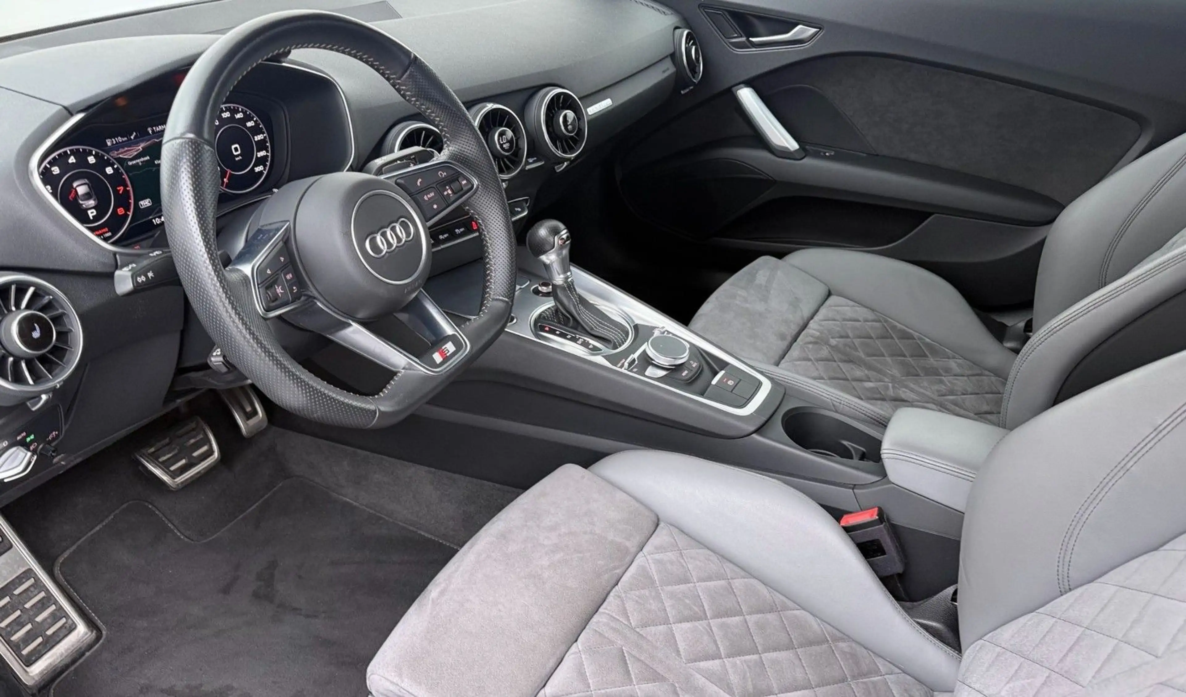 Audi TT Coupe 45 TFSI quattro S LINE VIRTUAL COCKPIT — photo 4