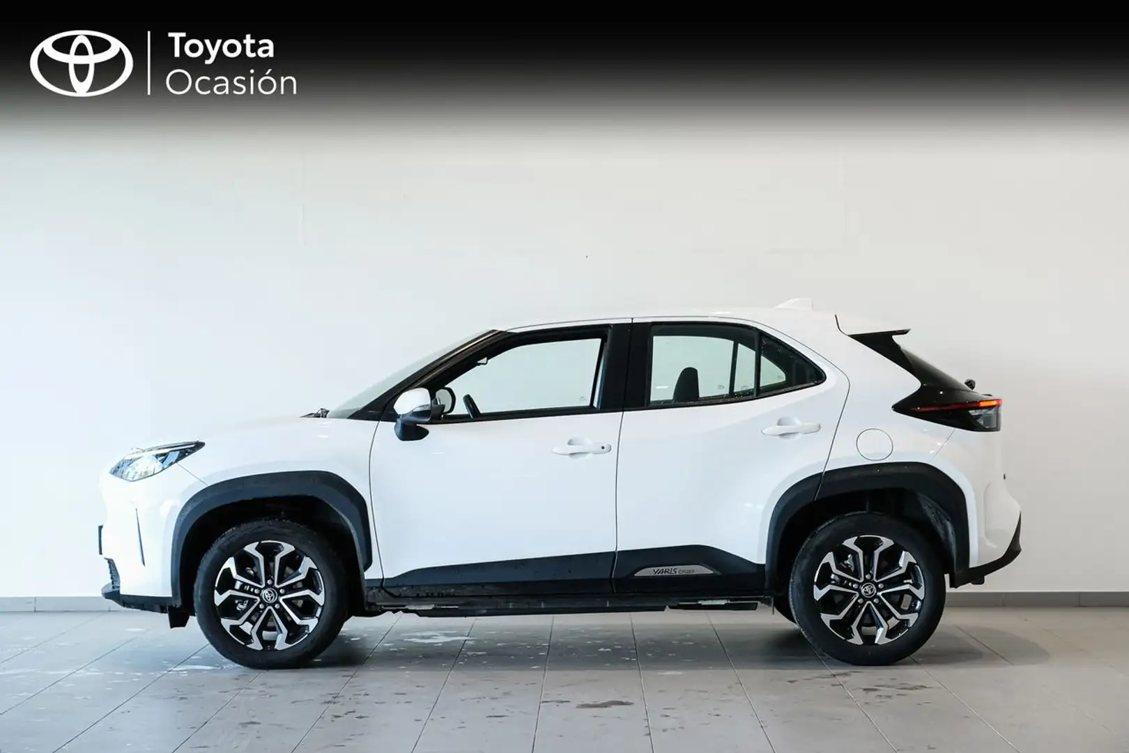 Toyota Yaris Cross 120H Active Tech Wit - 2