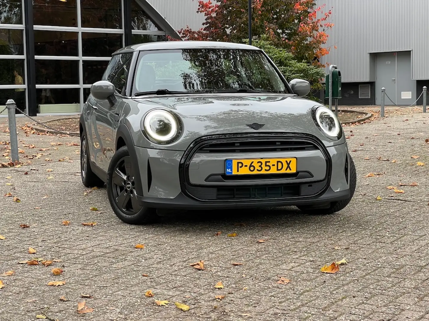 MINI Cooper 1.5i 102pk - 2 sets velgen - Carplay - led lampen Gris - 2