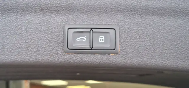 Audi A6 view 11