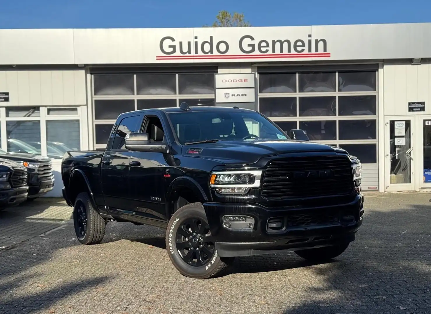 Dodge RAM 2500 Heavy Duty 6.7 Cummins Crew Cab Laramie Night Schwarz - 1