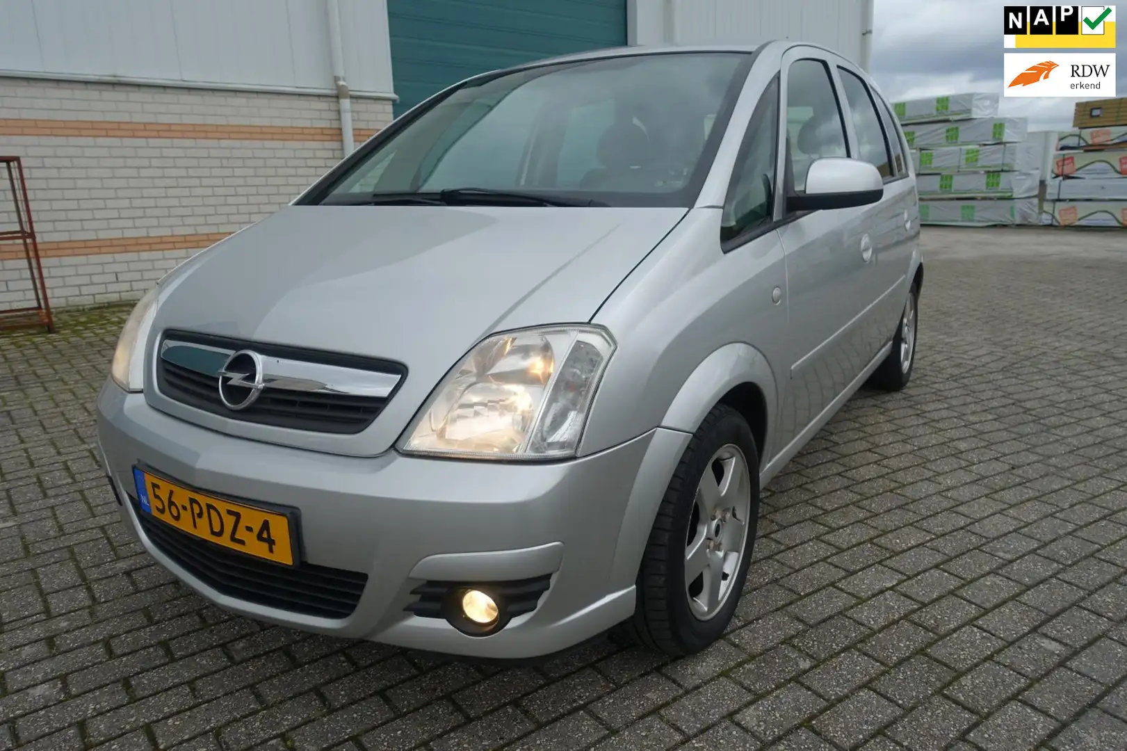 Opel Meriva 1.6-16V Essentia lm velgen - airco - lage km stand Grijs - 1