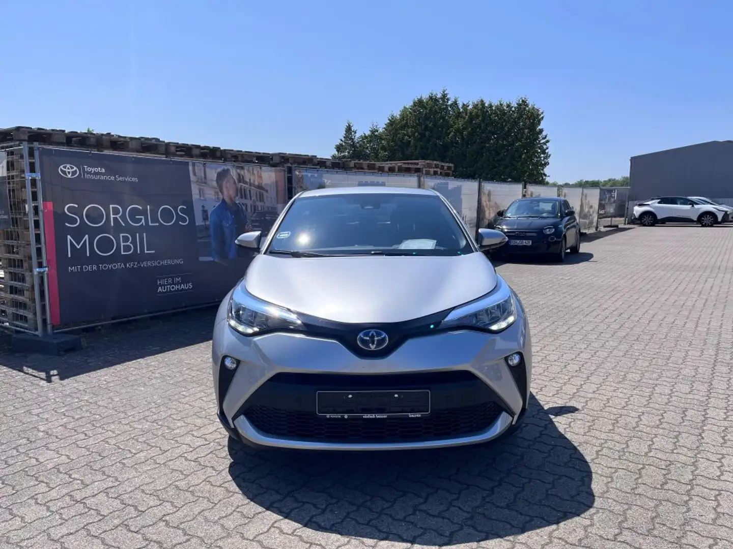 Toyota C-HR Hybrid Team Deutschland Silber - 1
