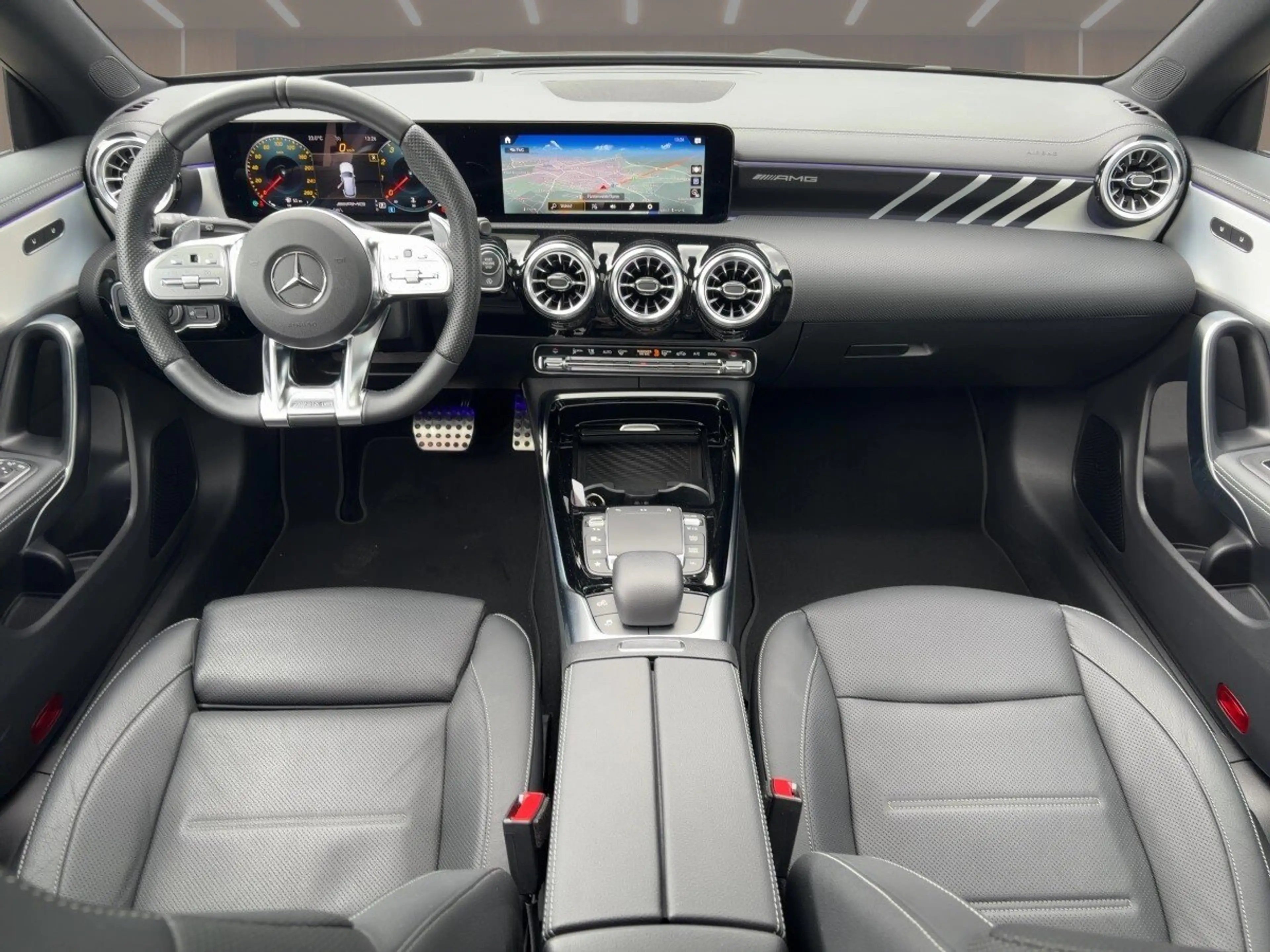 Mercedes-Benz CLA 35 AMG CLA 35 SB Pano/Night/KeyG/HUD/Sitzklima/R-Kamera — photo 8