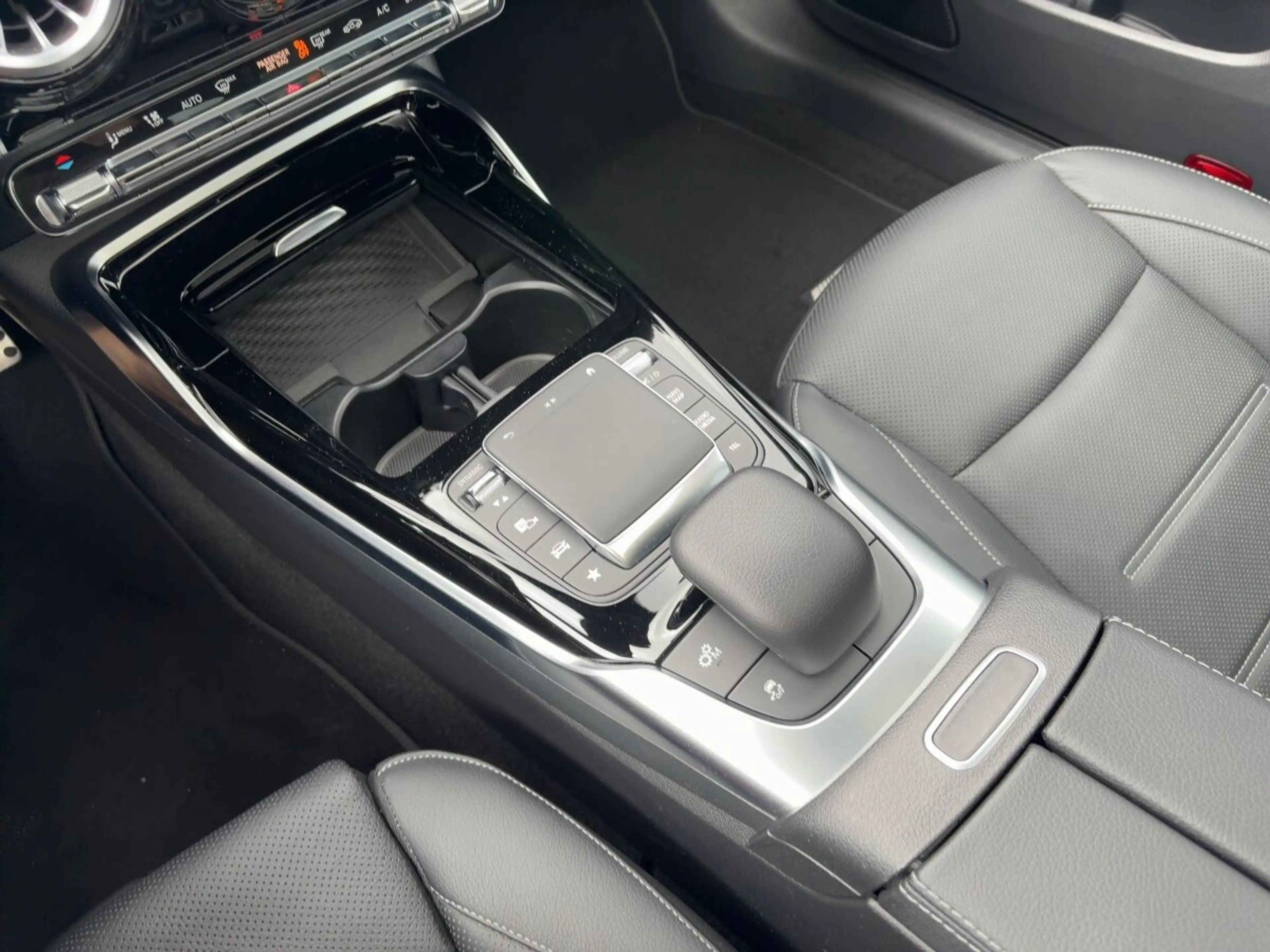 Mercedes-Benz CLA 35 AMG CLA 35 SB Pano/Night/KeyG/HUD/Sitzklima/R-Kamera — photo 14