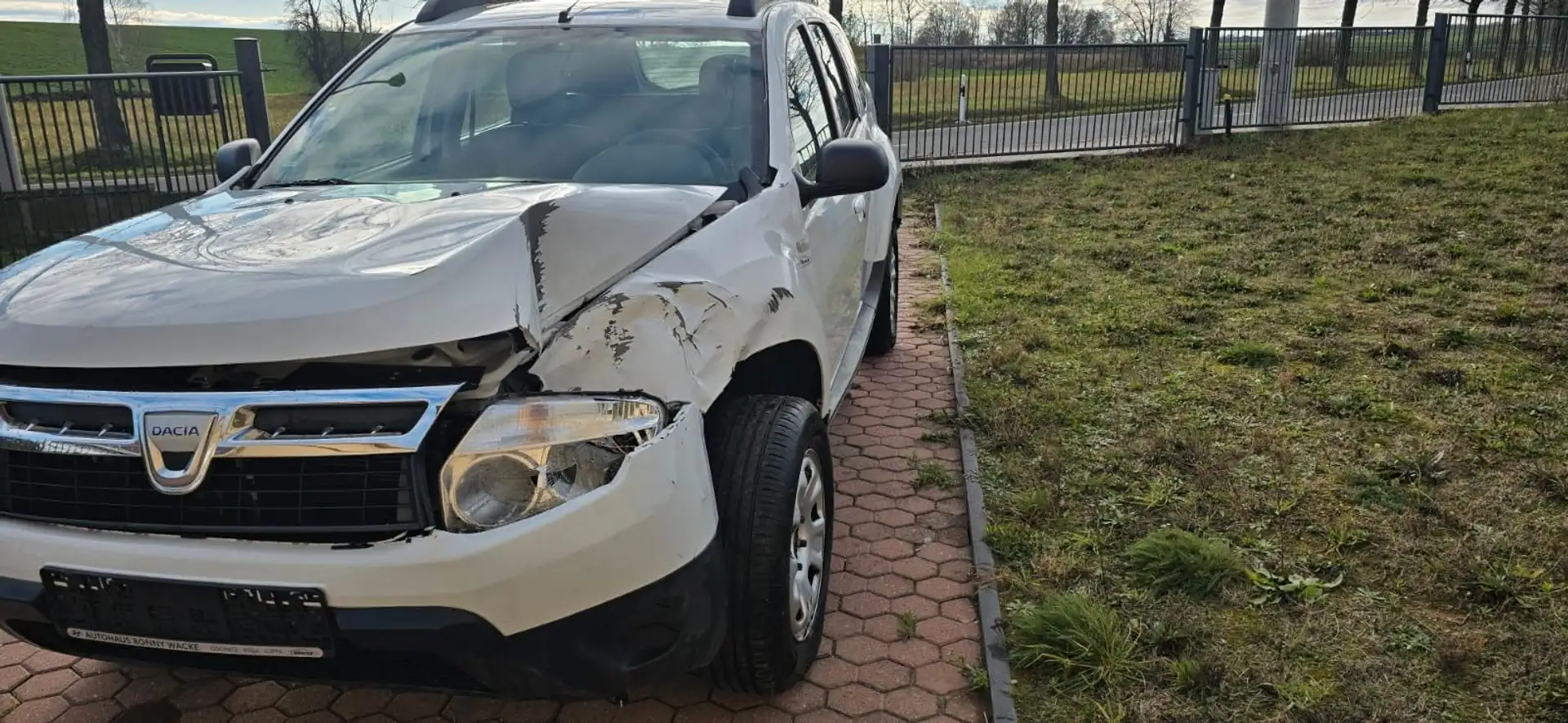 Dacia Duster I Laureate 4x2 -  1.5 Blanc - 2