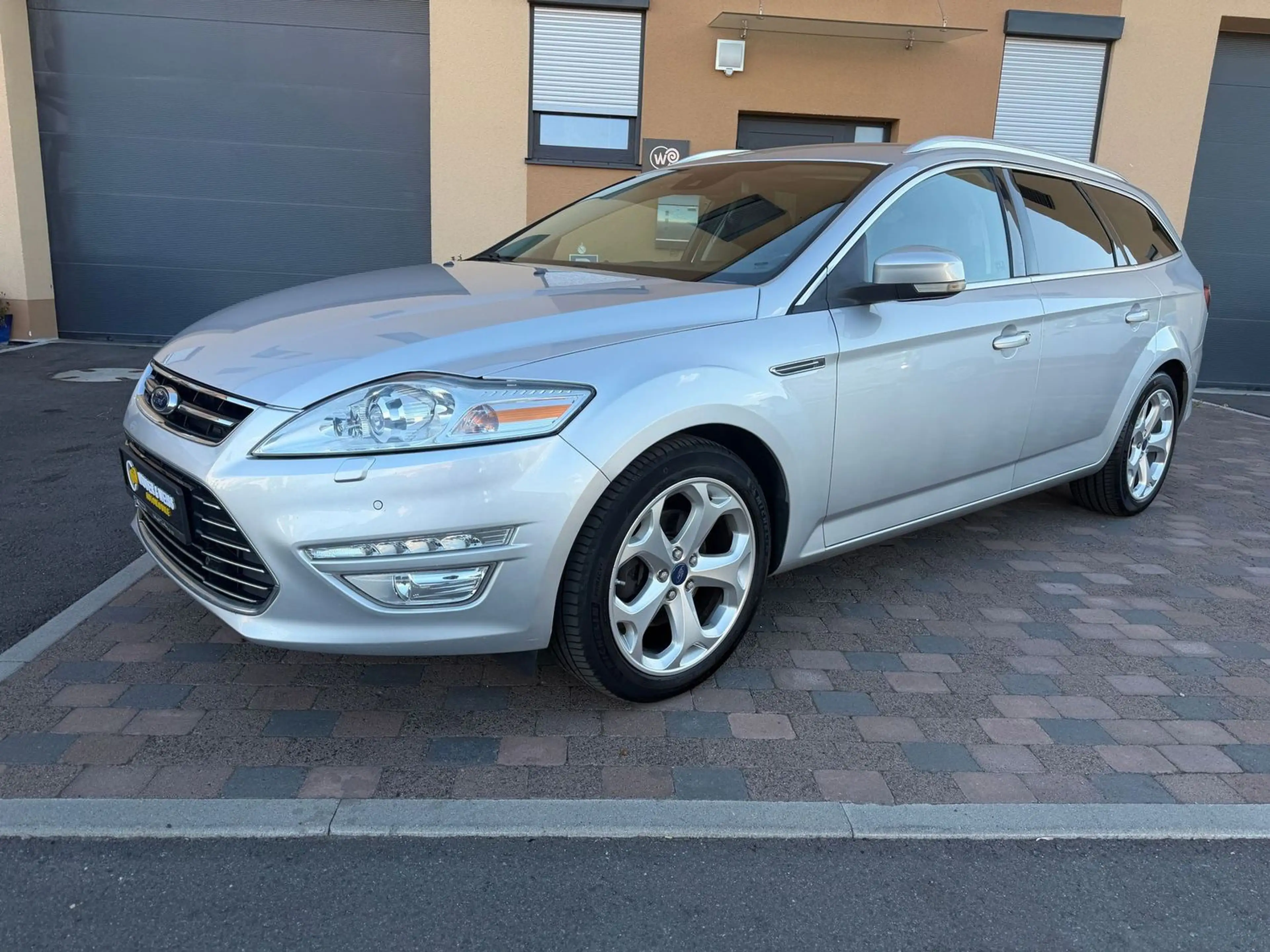 Ford Mondeo Titanium 2.0 TDCI KAMERA/LEDER/AHK/S-HEFT
