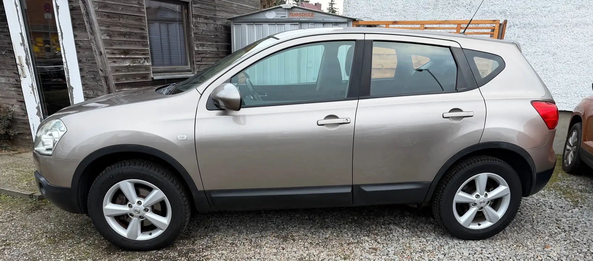 Nissan Qashqai 2.0 tekna Beige - 2