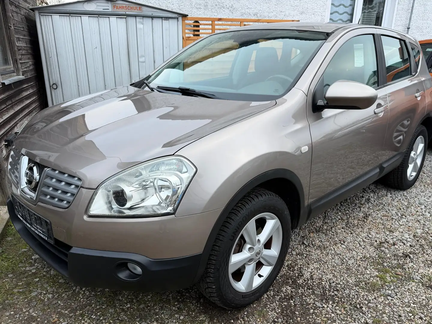 Nissan Qashqai 2.0 tekna Beige - 1
