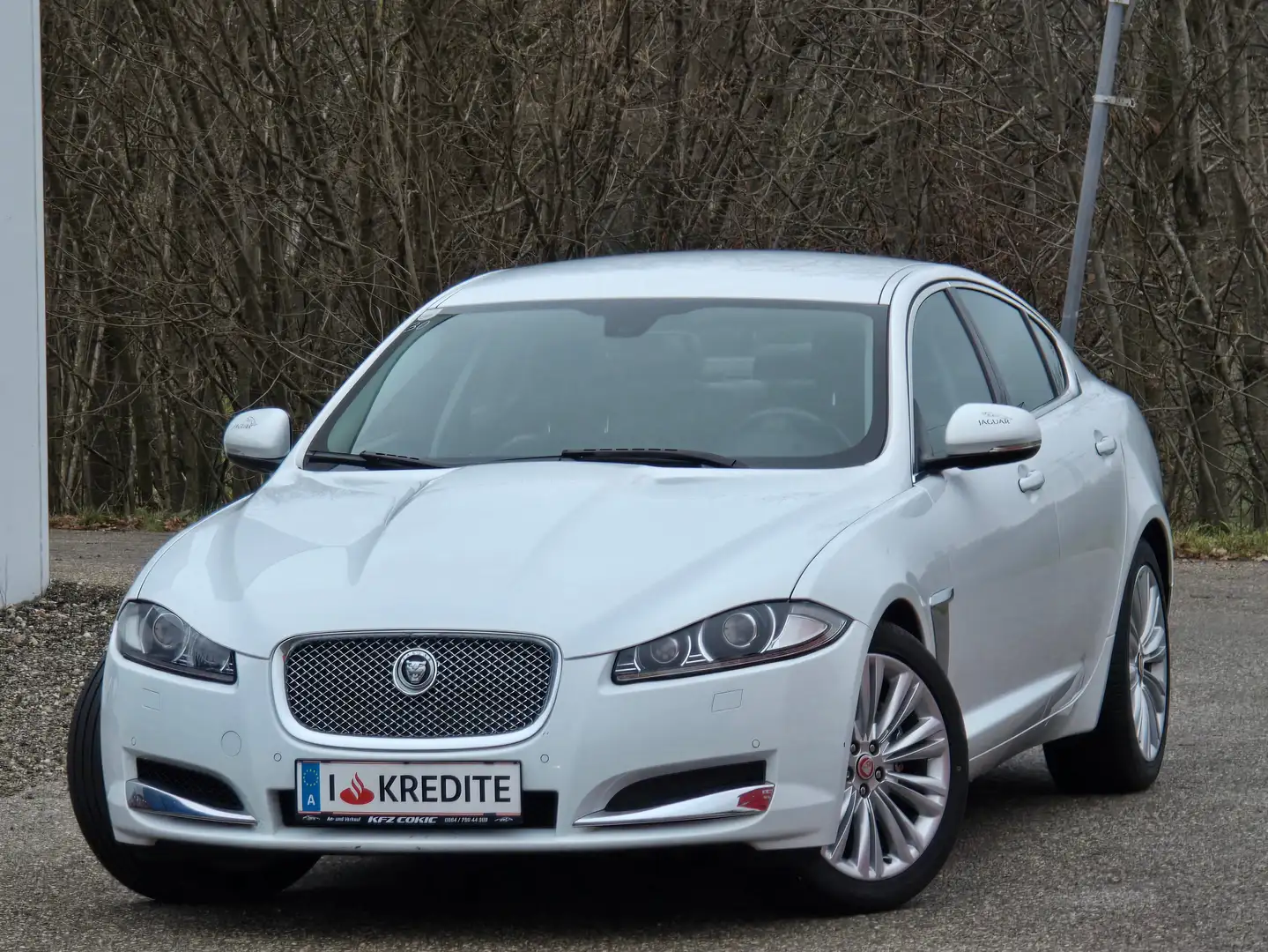 Jaguar XF 2.2 Diesel Top* Kredit* Automatik* Navi* Leder* - 1