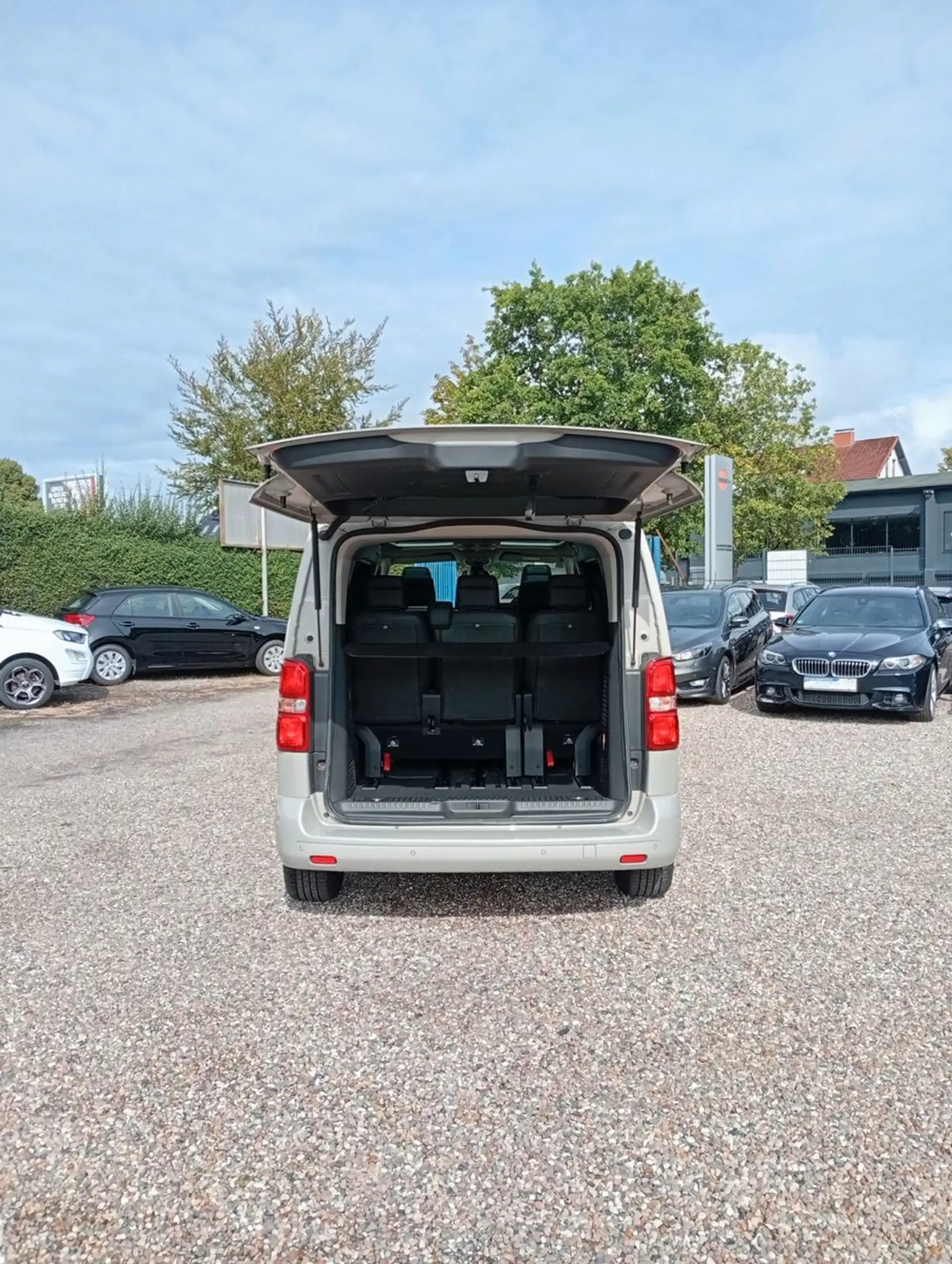 Citroen Spacetourer 2,0 BlueHDi.Navi.Kamera.Pano-R.HUD. — photo 11