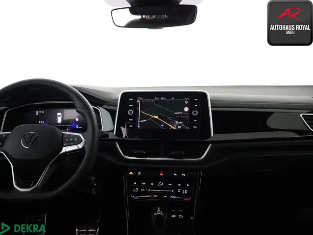 Volkswagen T-Roc view 9