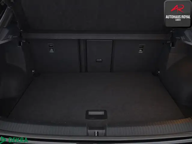 Volkswagen T-Roc view 13