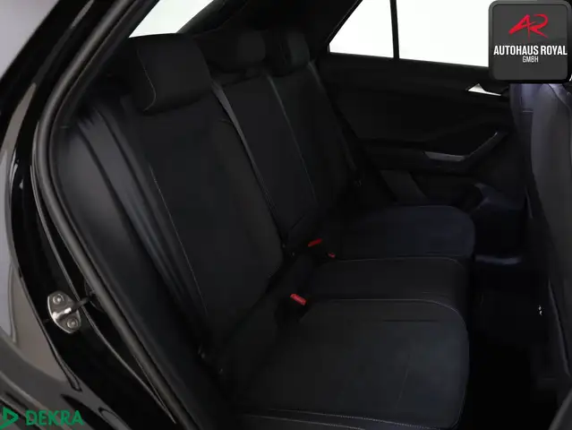 Volkswagen T-Roc view 12
