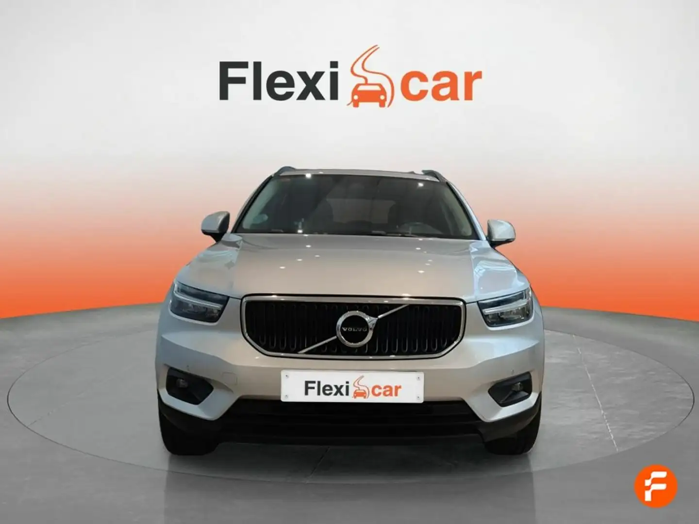 Volvo XC40 1.5 T3 Momentum Gris - 2