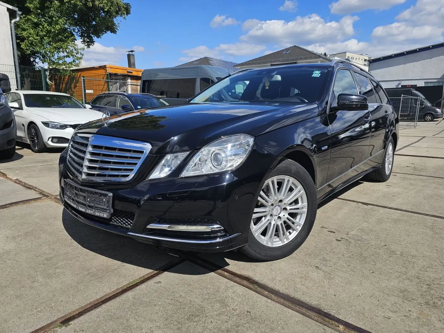 Mercedes-Benz E 200 E -Klasse T-Mod. E 200 CGI BlueEfficie Garantie Negro - 1