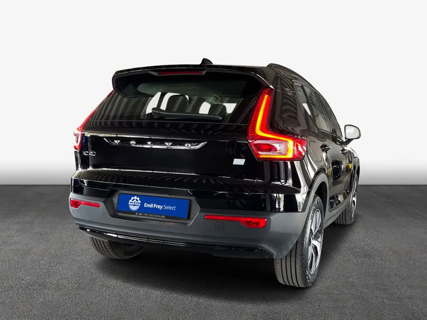 Volvo XC40 T4 Recharge DKG RDesign Expression crna - 2