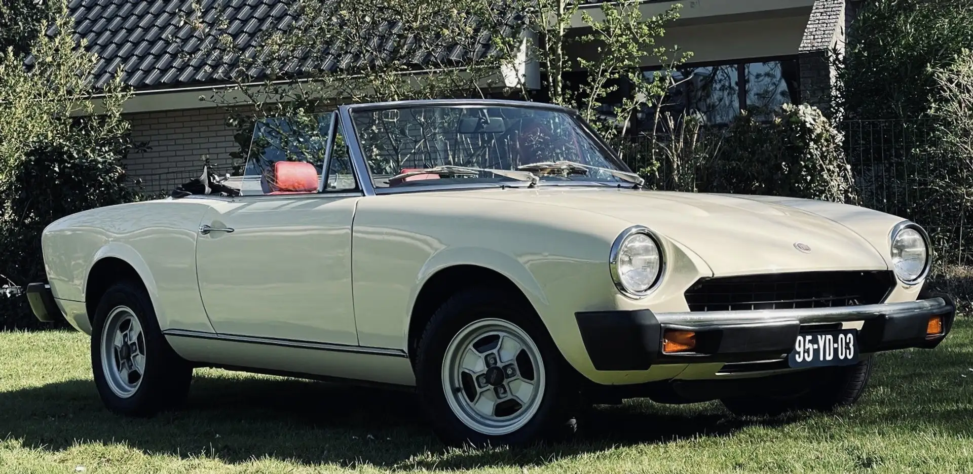 Fiat 124 Spider Spider 1800 sport Bej - 1