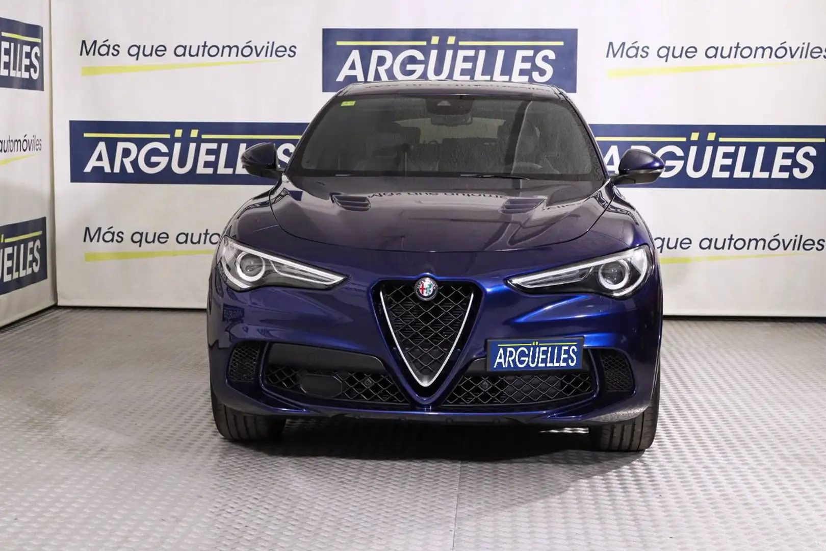 Alfa Romeo Stelvio 2.9 Bi-Turbo Q4 Quadrifoglio AT8 Blau - 2