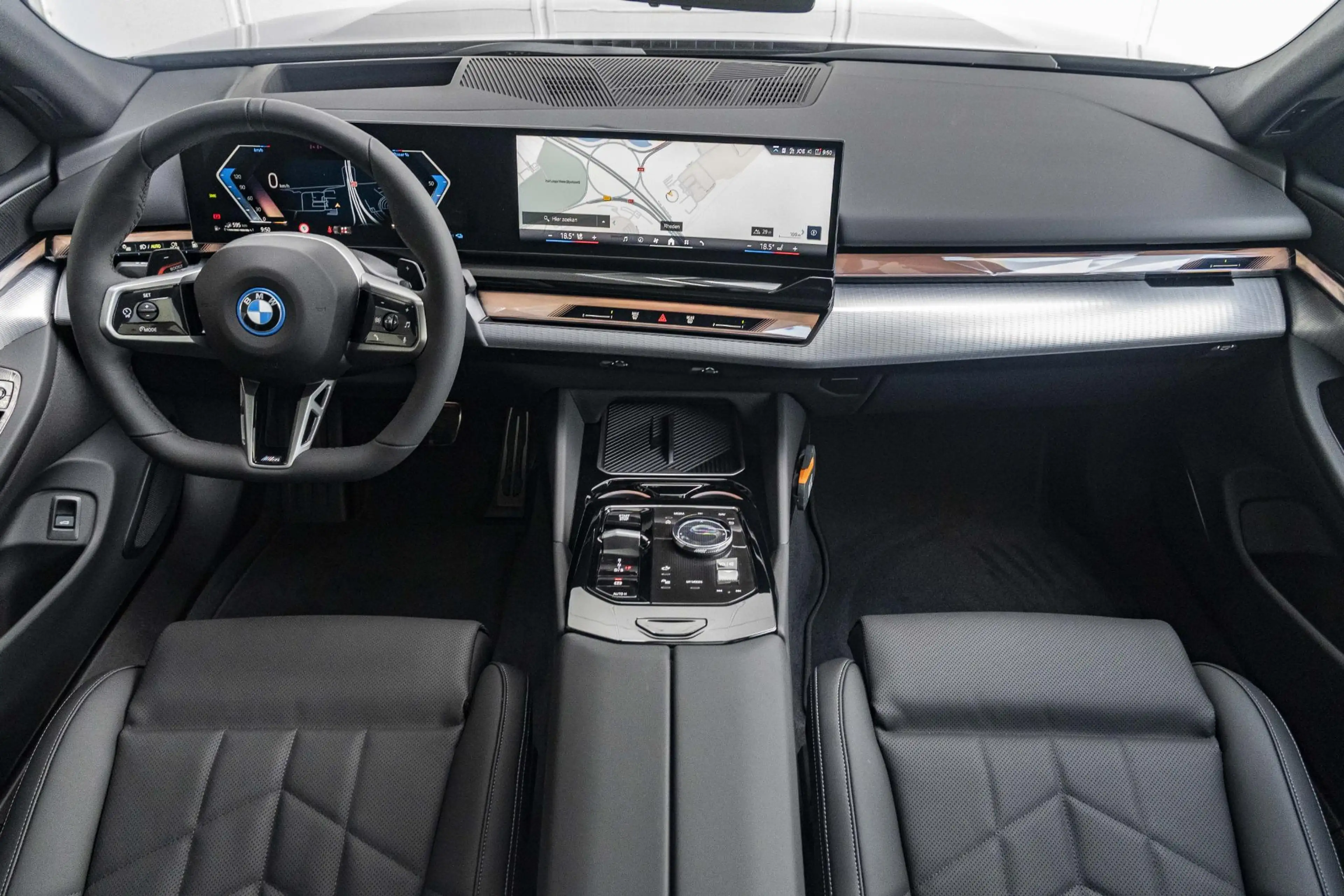 BMW 550 5 Serie Touring 550e xDrive | M Sportpakket Pro | — photo 3