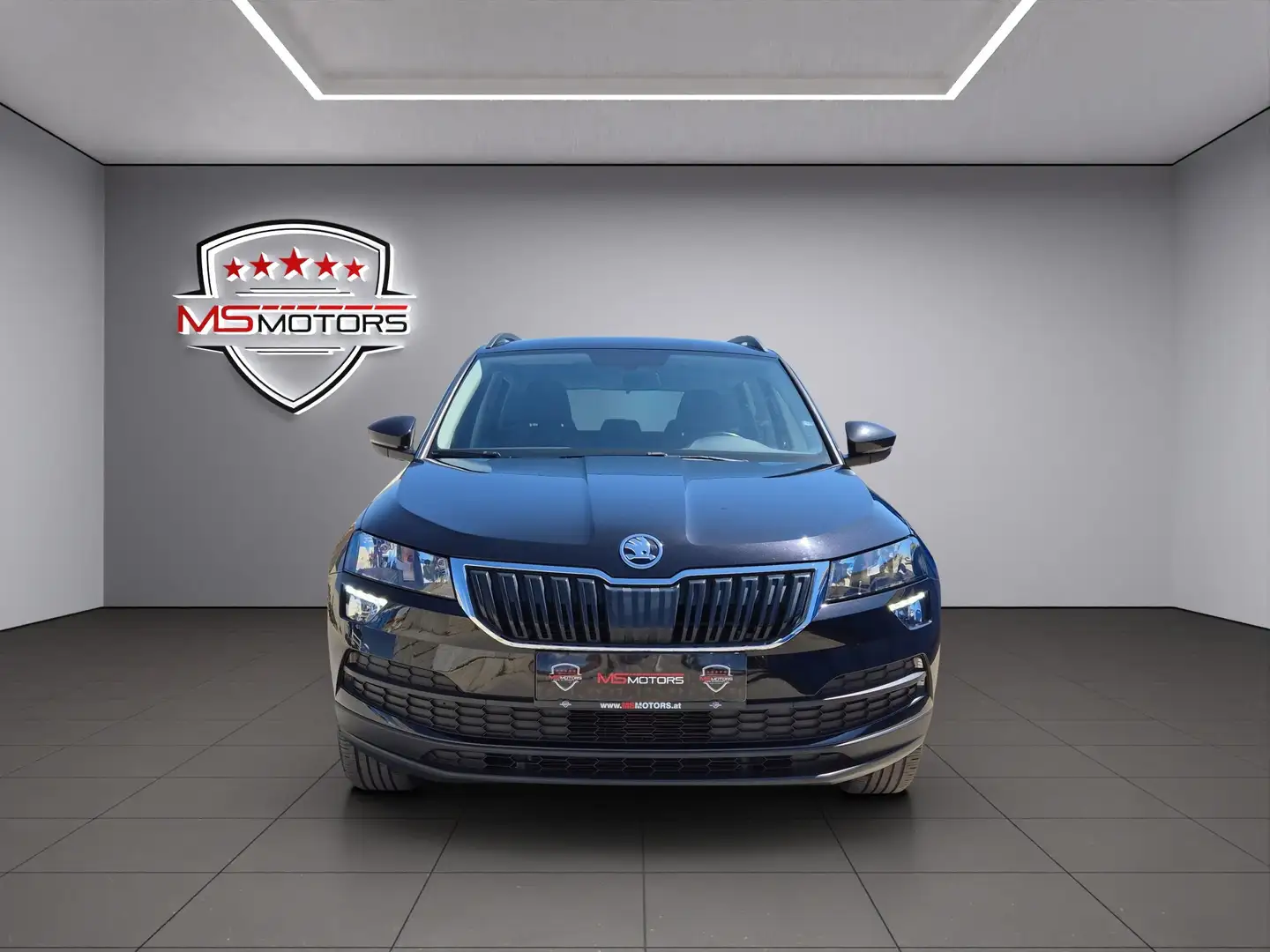 Skoda Karoq 1,6 TDI 1. BESITZ*APPLE CAR PLAY*KREDIT*GARANTIE Schwarz - 2