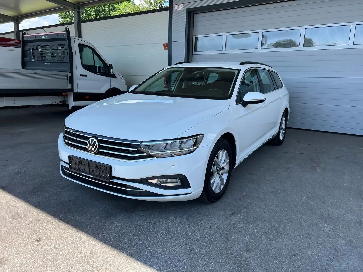 Volkswagen Passat Variant Variant Business 2,0 TDI LED/NAVI/KAMERA/ASSISTENT Weiß - 2