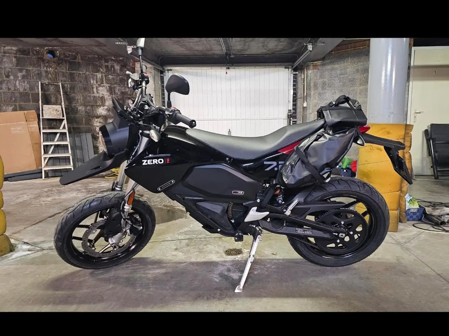 Zero Zero FXE Czarny - 1