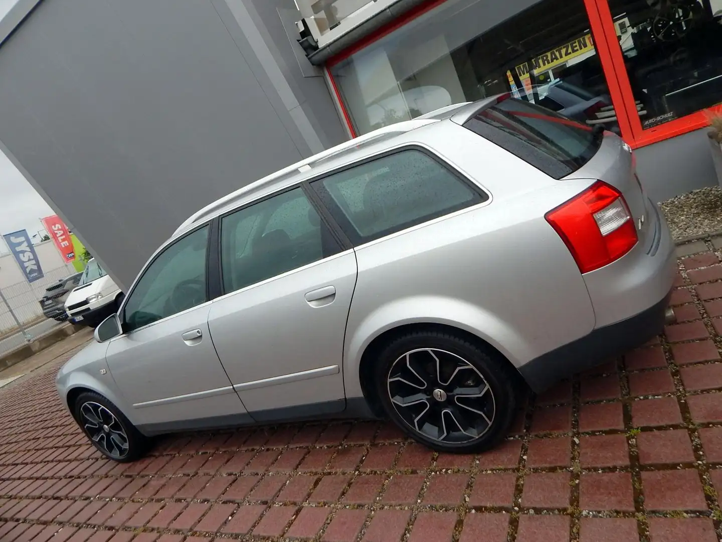 Audi A4 Avant 1.6  TÜV BIS 07/2026! Grau - 2